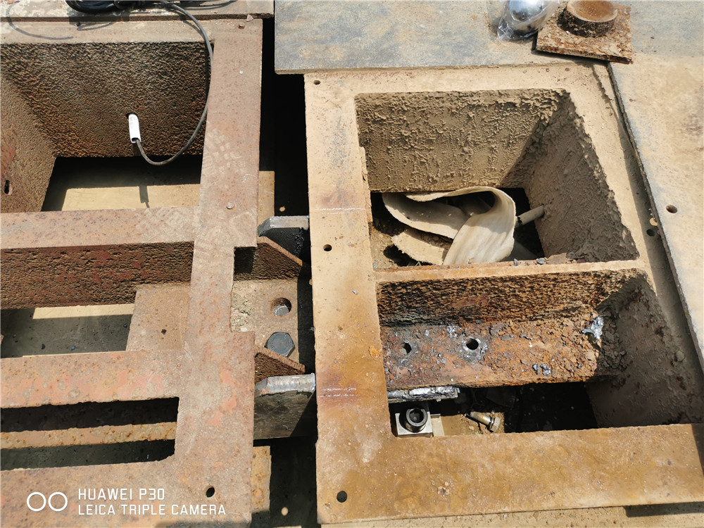 地磅加長改造現(xiàn)場，焊接現(xiàn)場